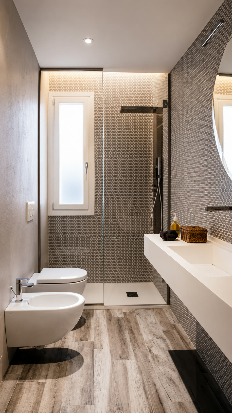 Bagno ristrutturato con rivestimenti di pregio